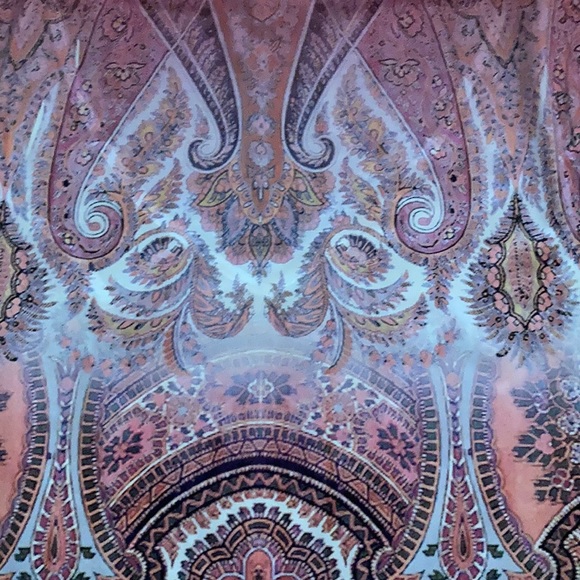 One world pink studded top. Sz M - Picture 6 of 8